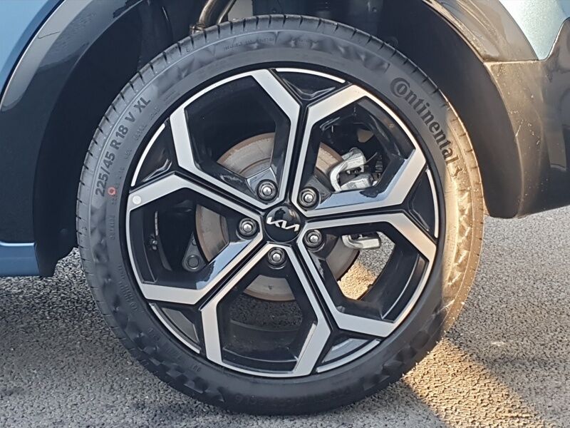 More views of Kia Niro