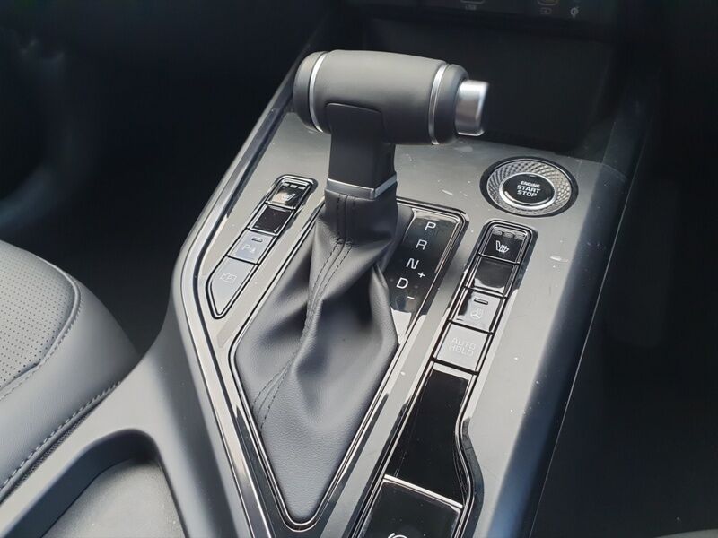 More views of Kia Niro