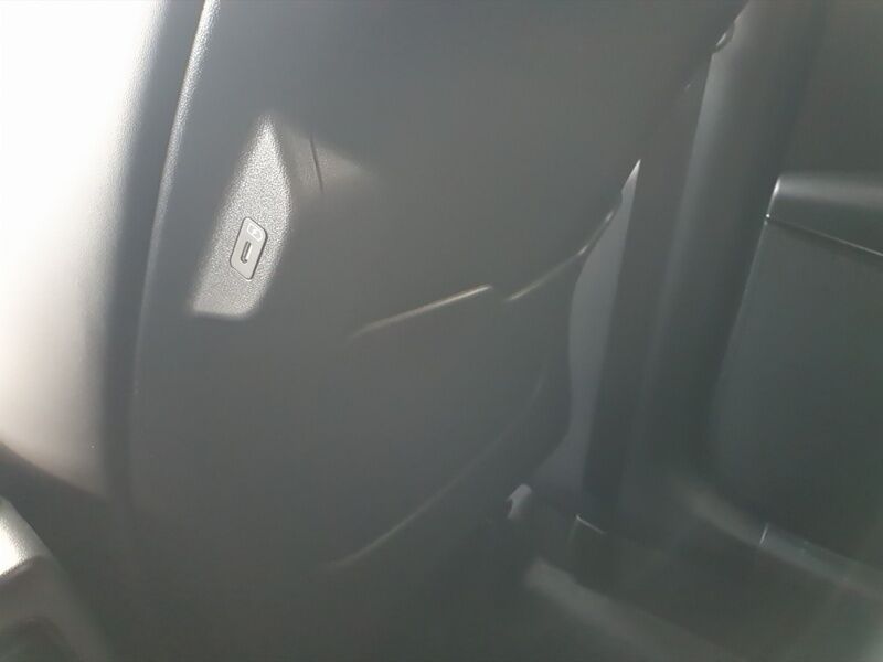 More views of Kia Niro