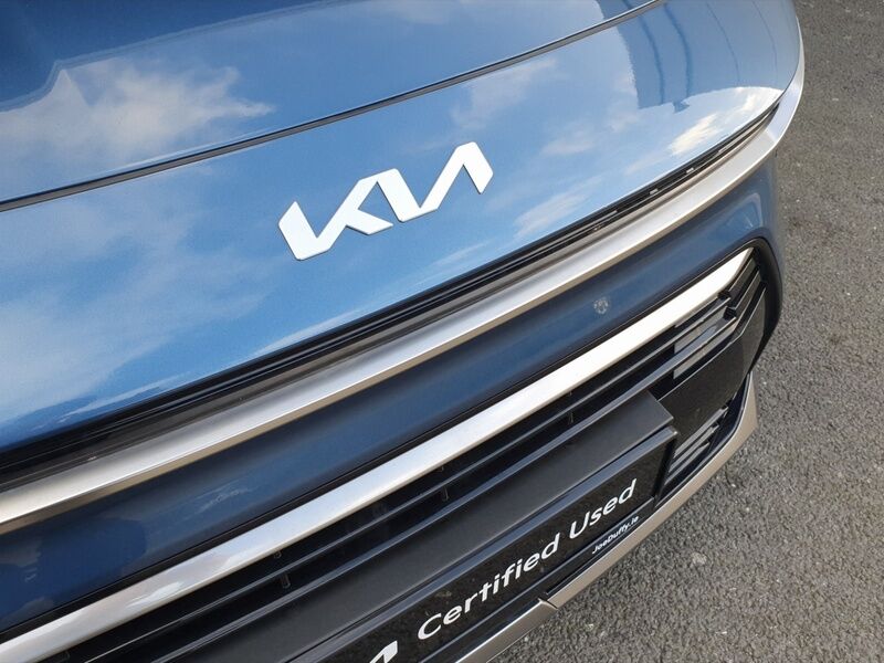 More views of Kia Niro