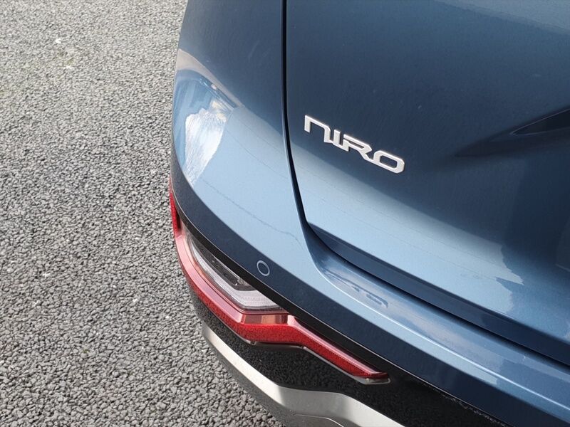More views of Kia Niro