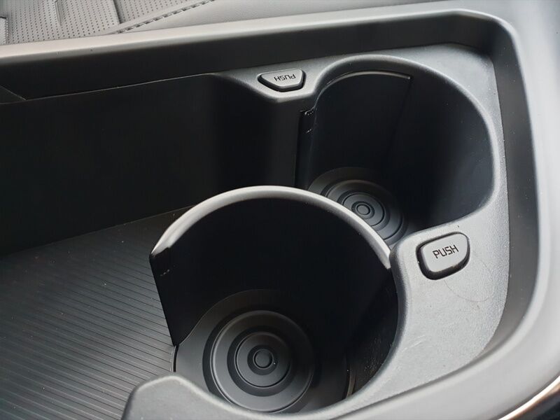 More views of Kia Niro