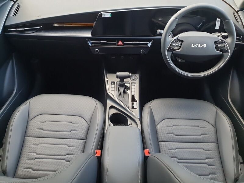 More views of Kia Niro