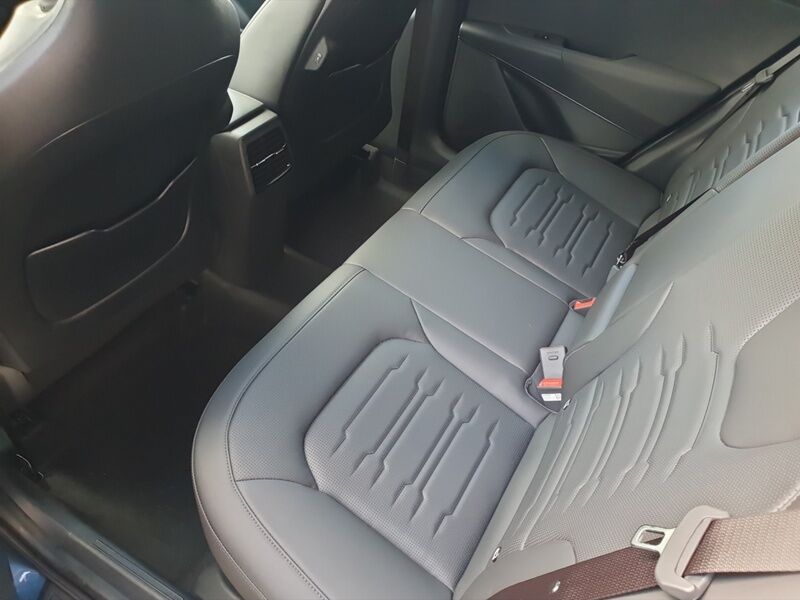 More views of Kia Niro