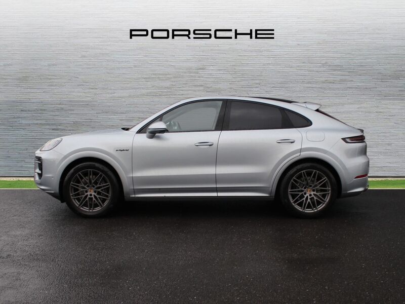 More views of Porsche Cayenne