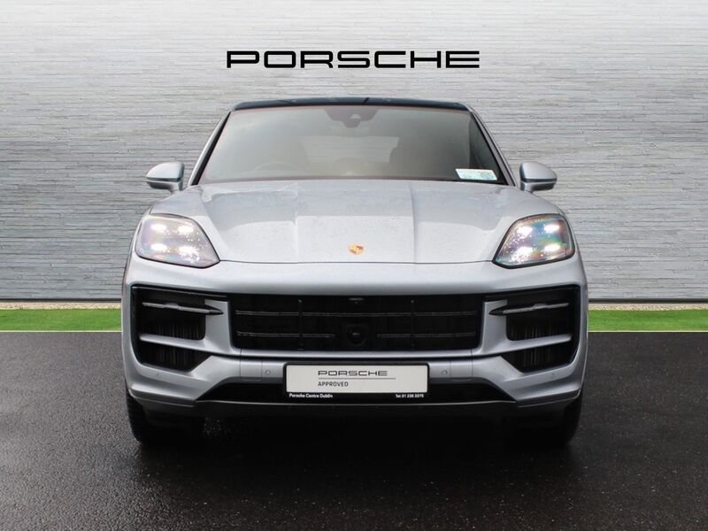 More views of Porsche Cayenne