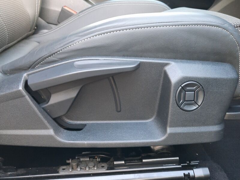 More views of Audi Q4 e-tron