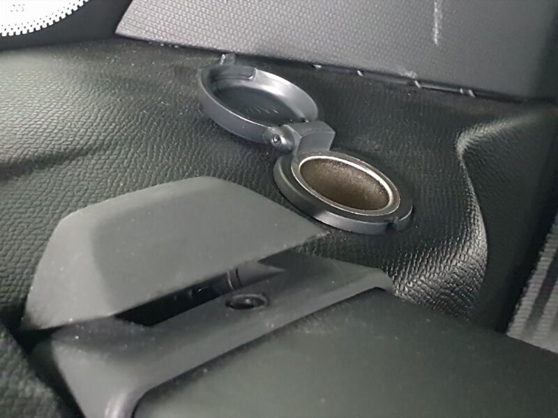 More views of Peugeot 5008