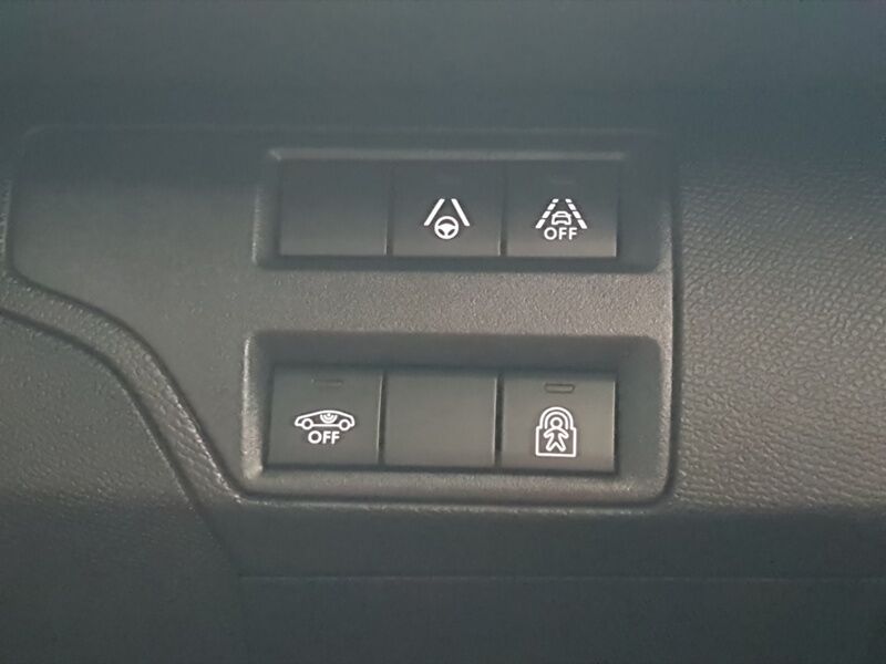 More views of Peugeot 5008