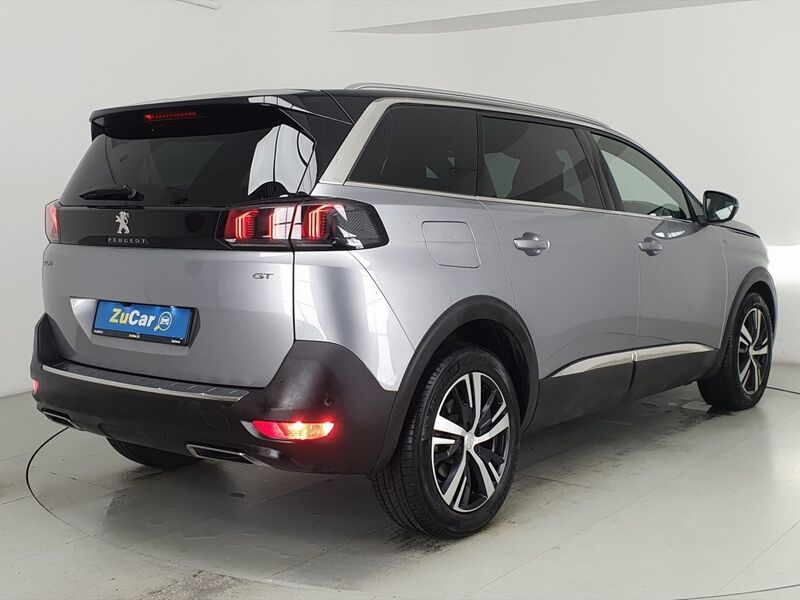 More views of Peugeot 5008