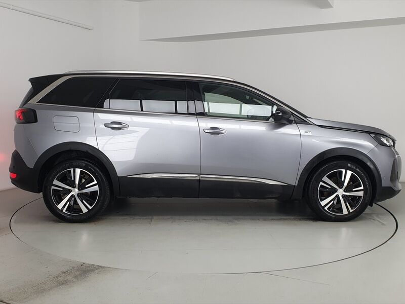 More views of Peugeot 5008