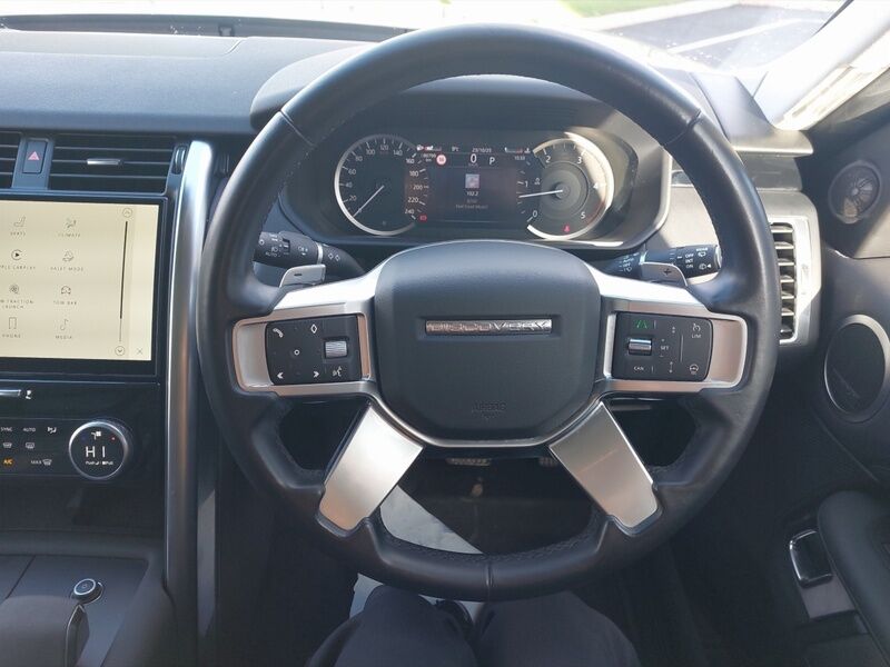 More views of Land Rover Discovery