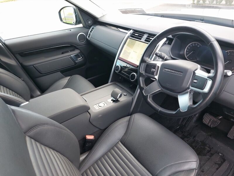 More views of Land Rover Discovery