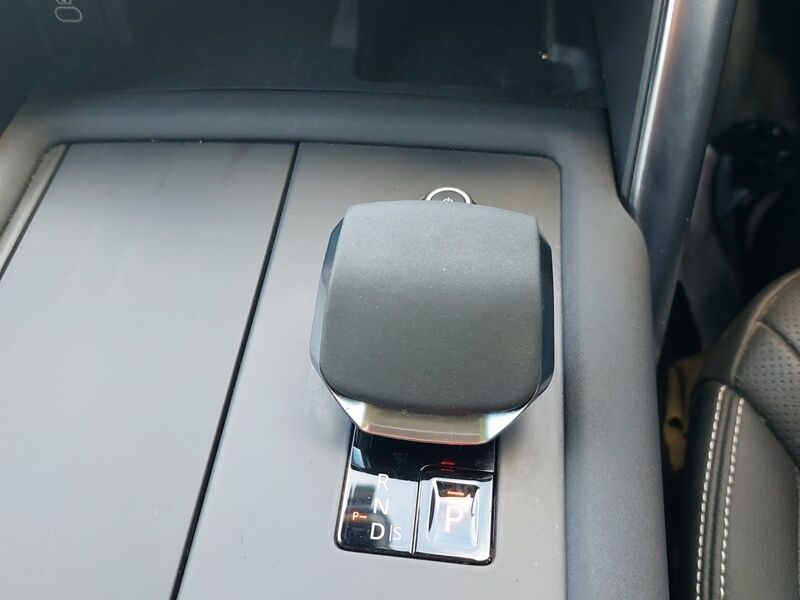 More views of Land Rover Discovery