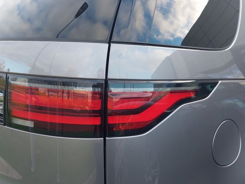 More views of Land Rover Discovery