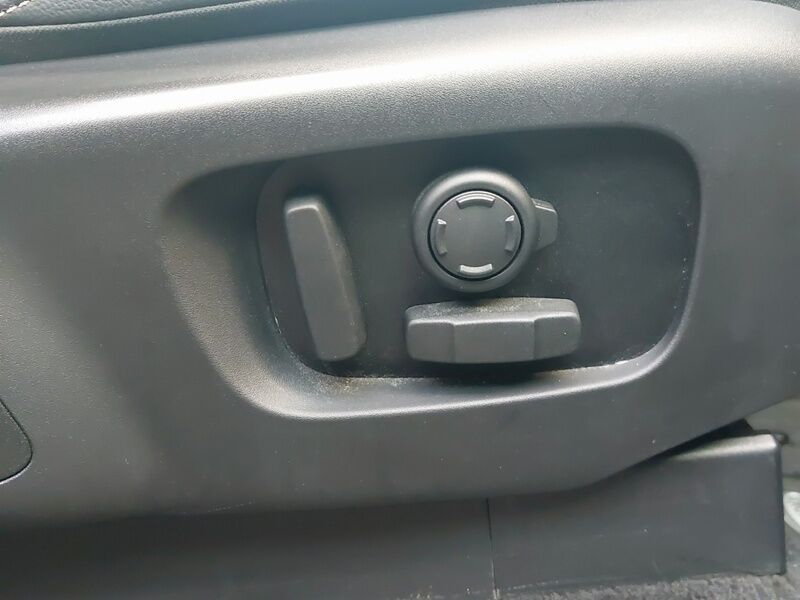 More views of Land Rover Discovery