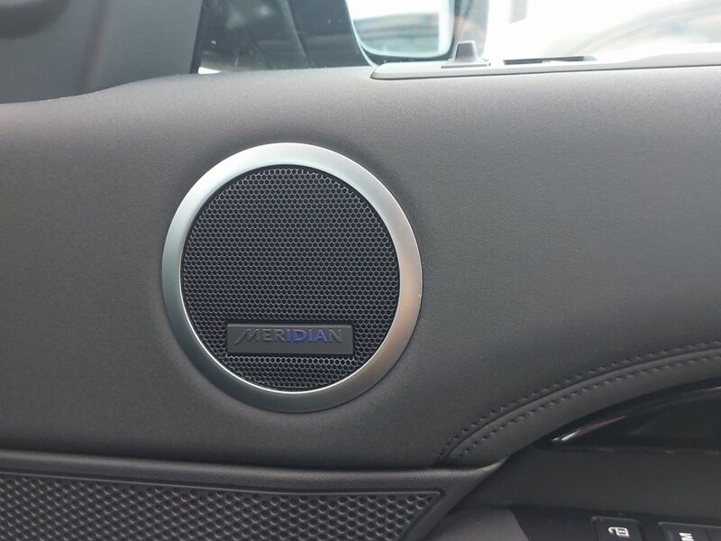 More views of Land Rover Discovery