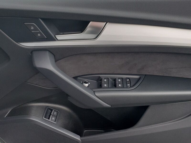 More views of Audi Q5