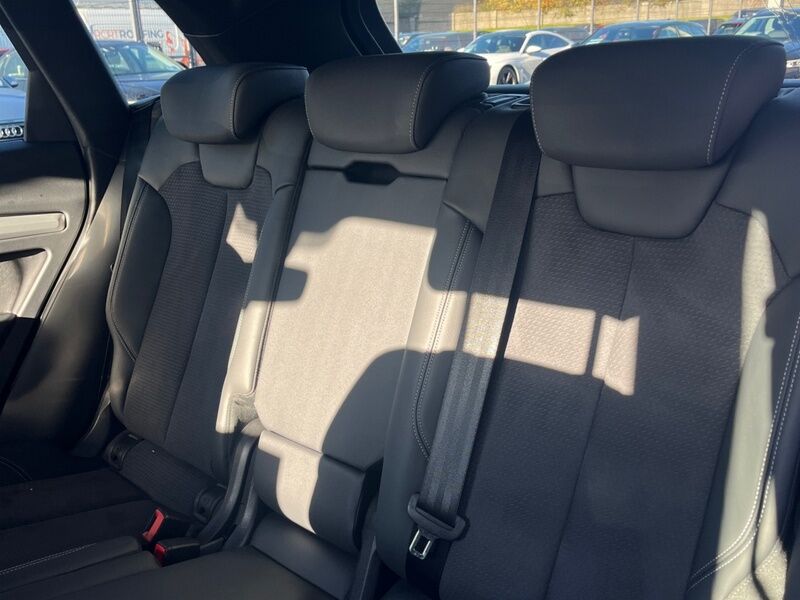 More views of Audi Q5