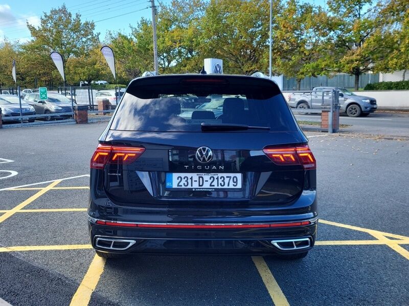More views of Volkswagen Tiguan Allspace