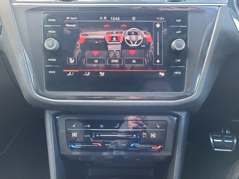 More views of Volkswagen Tiguan Allspace