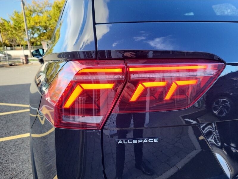 More views of Volkswagen Tiguan Allspace