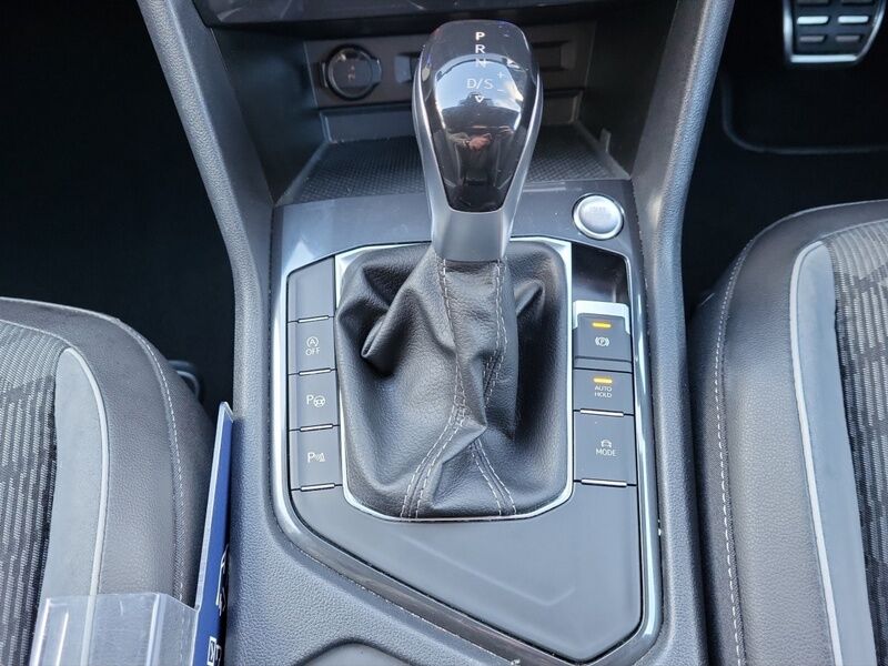 More views of Volkswagen Tiguan Allspace