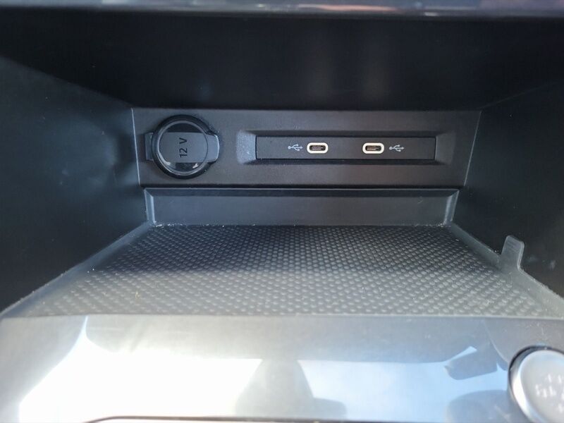 More views of Volkswagen Tiguan Allspace