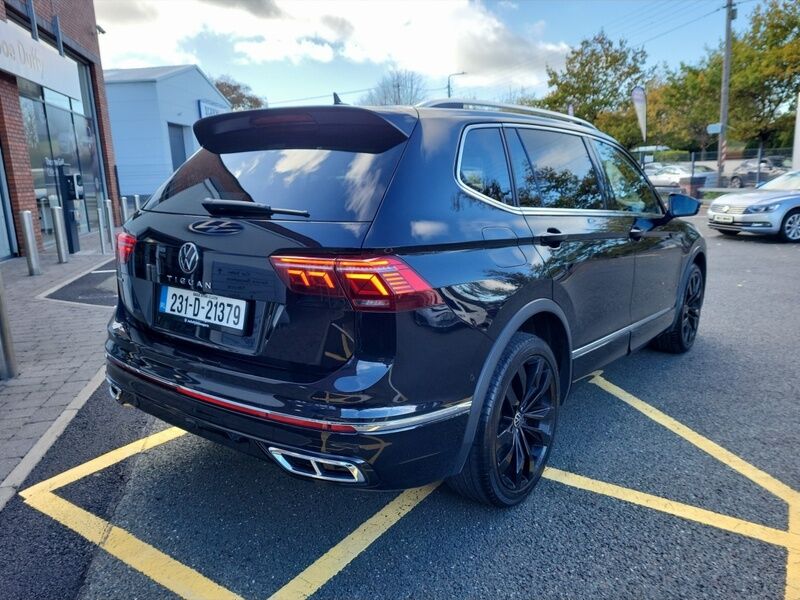 More views of Volkswagen Tiguan Allspace