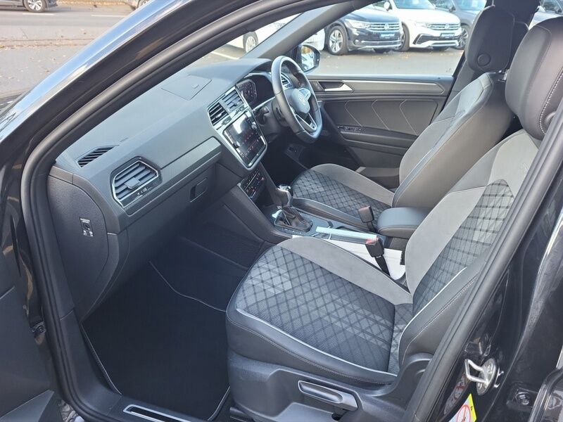 More views of Volkswagen Tiguan Allspace