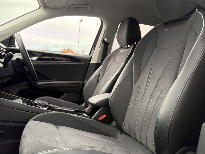 More views of Volkswagen Tiguan