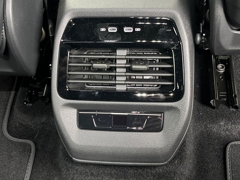 More views of Volkswagen ID.5