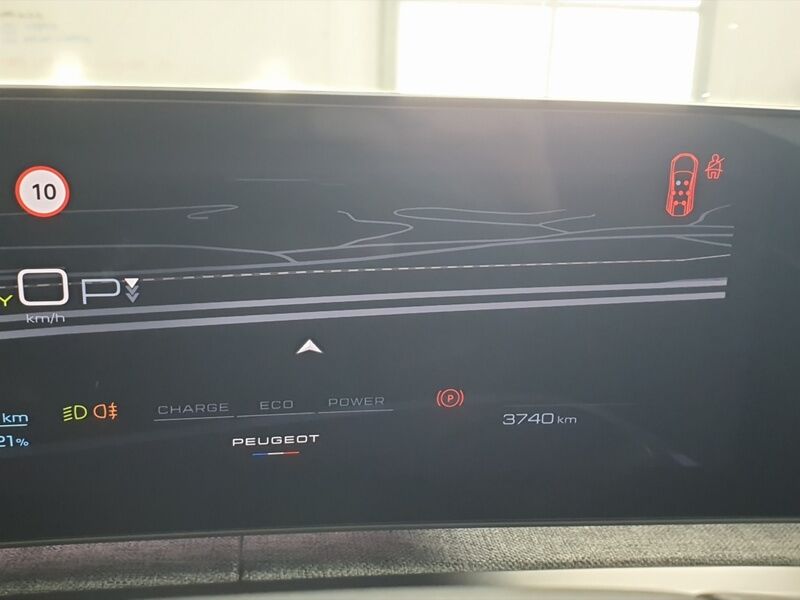 More views of Peugeot 5008