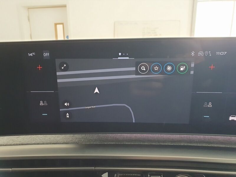 More views of Peugeot 5008