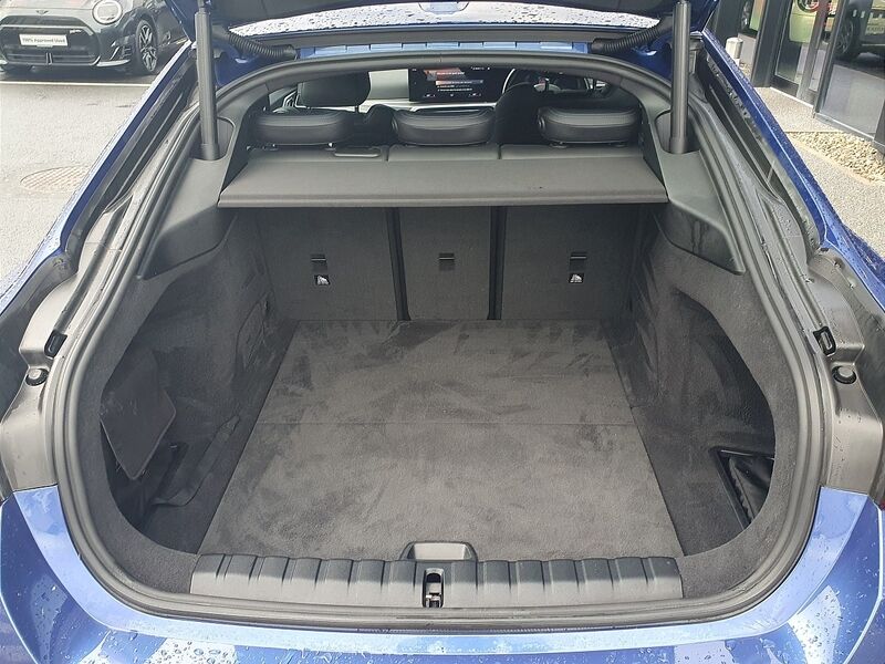 More views of BMW i4