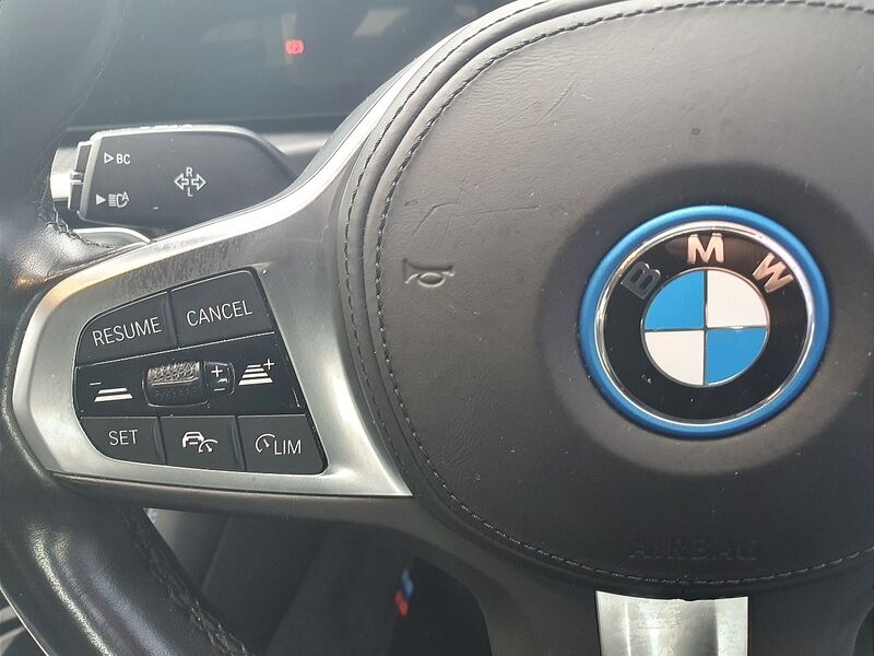 More views of BMW i4