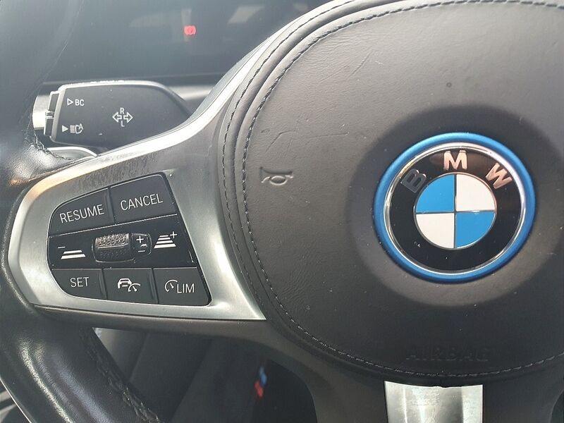 More views of BMW i4