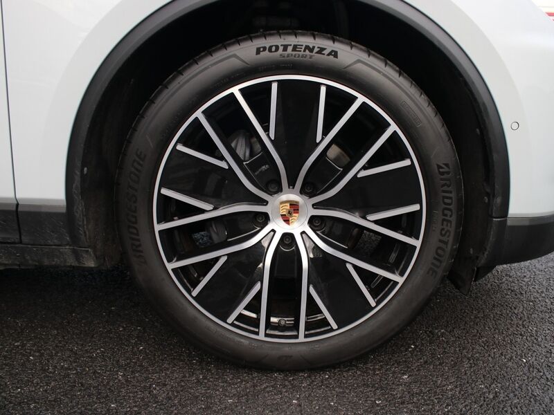 More views of Porsche Macan