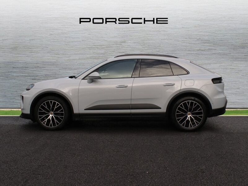 More views of Porsche Macan
