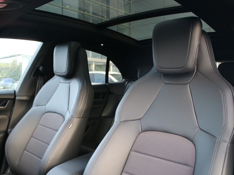 More views of Porsche Macan