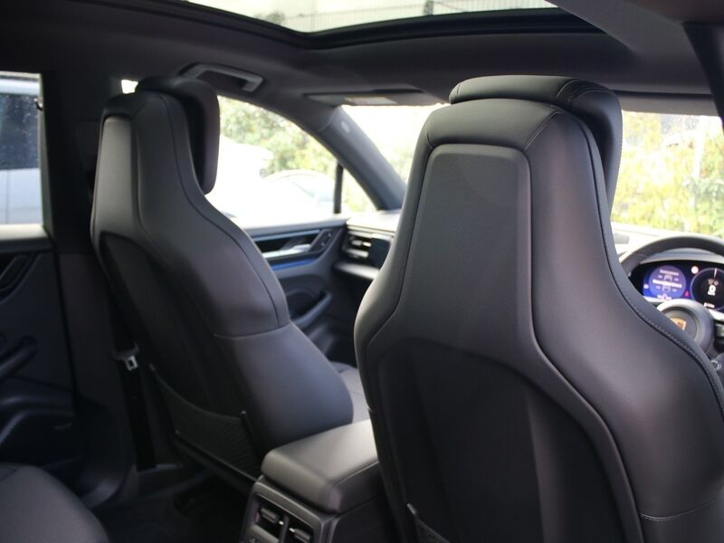 More views of Porsche Macan