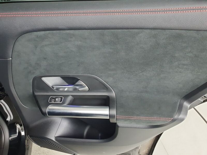 More views of Mercedes-Benz EQA