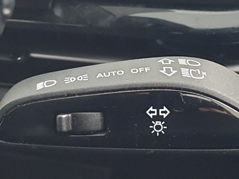 More views of MG MG4