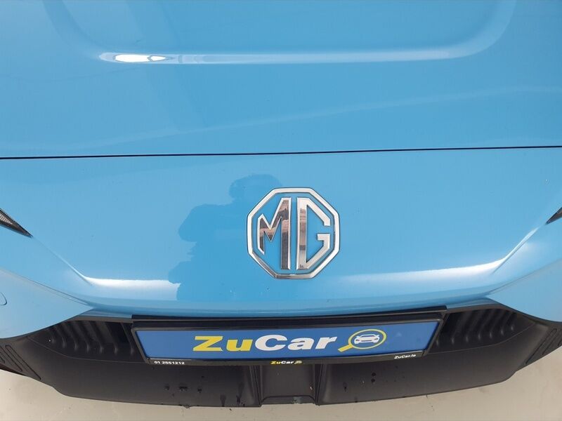 More views of MG MG4