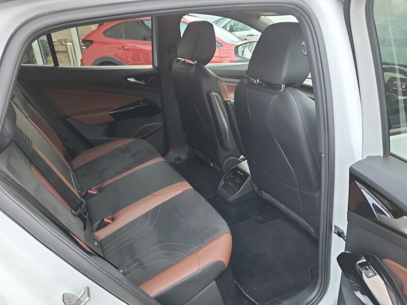 More views of Volkswagen ID.5