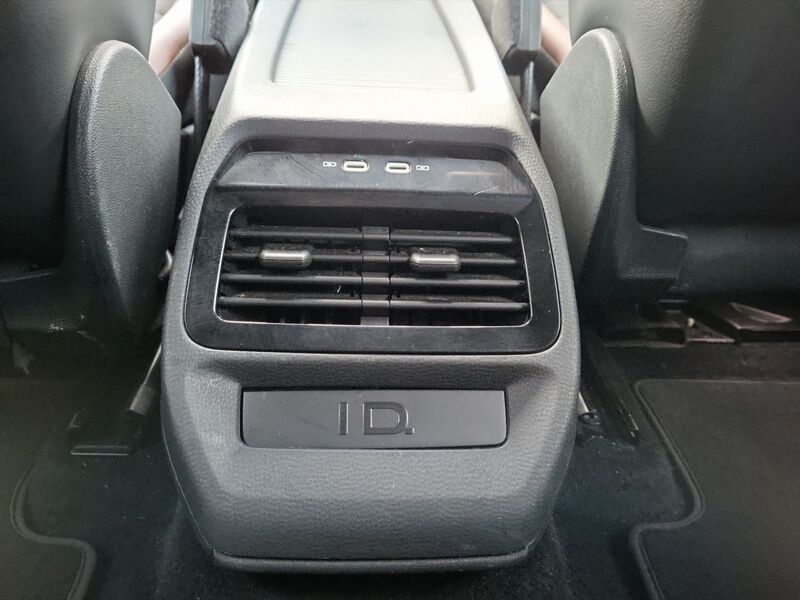 More views of Volkswagen ID.5