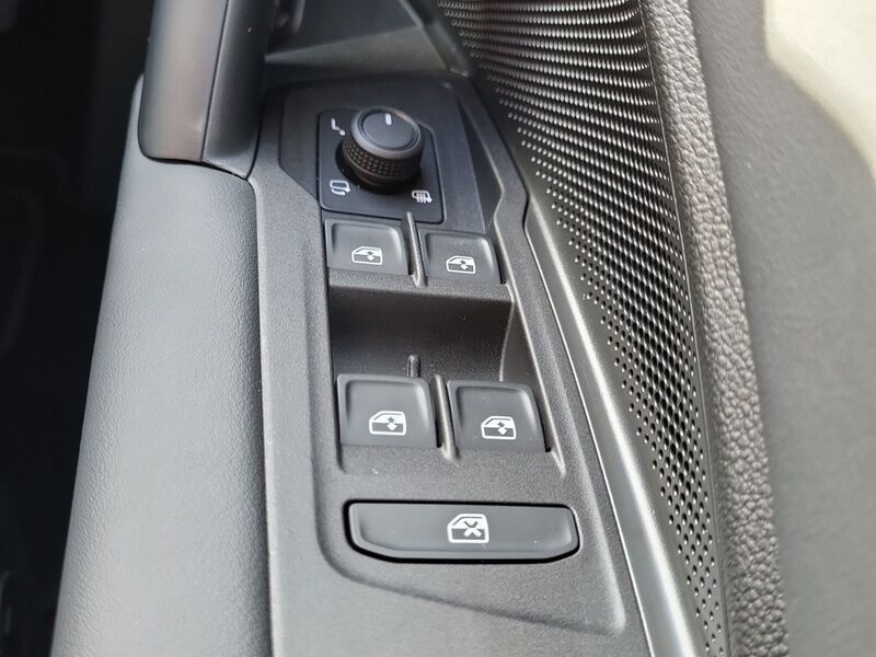 More views of Volkswagen Tiguan