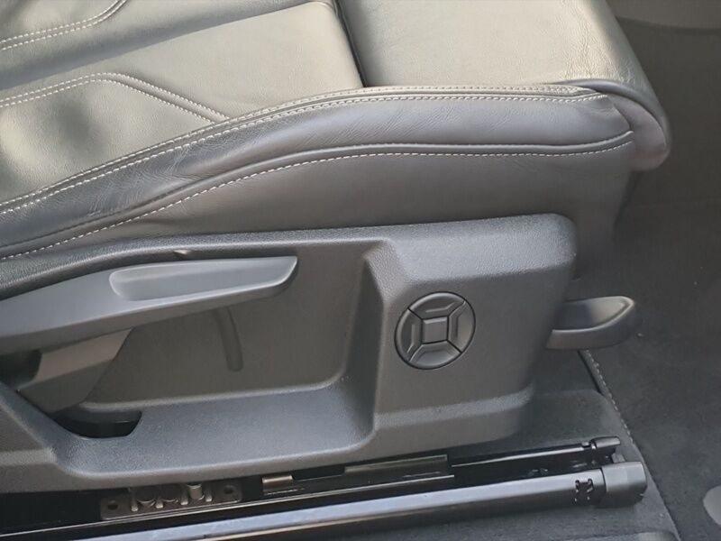 More views of Audi Q3