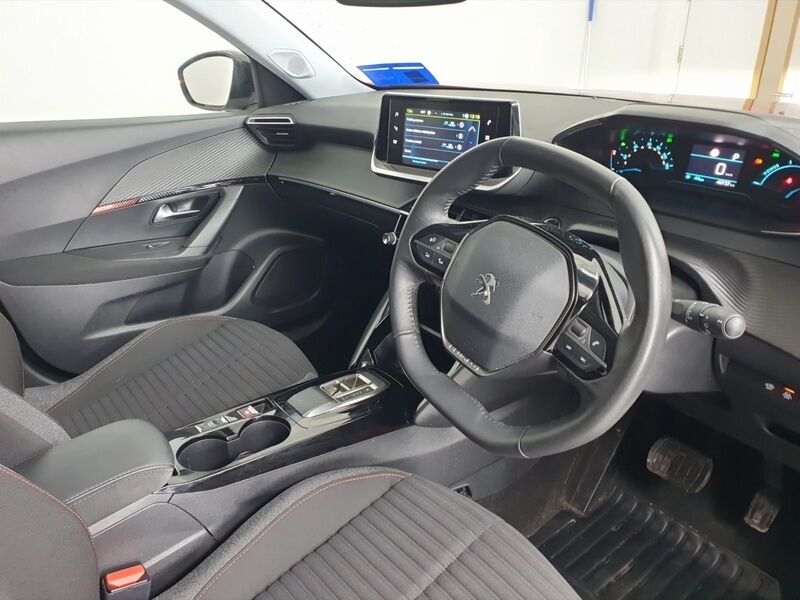 More views of Peugeot 2008