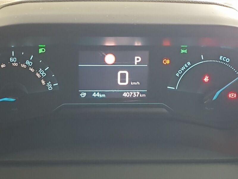 More views of Peugeot 2008